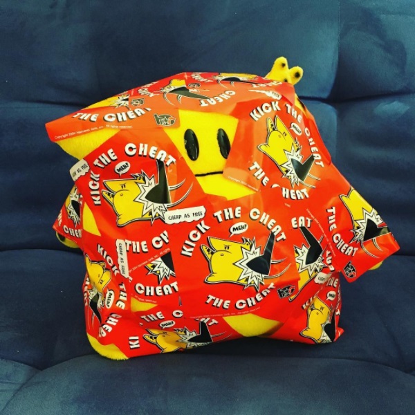 File:InstagramKickTheCheat.jpg